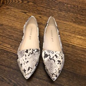 Women’s snakeskin flats